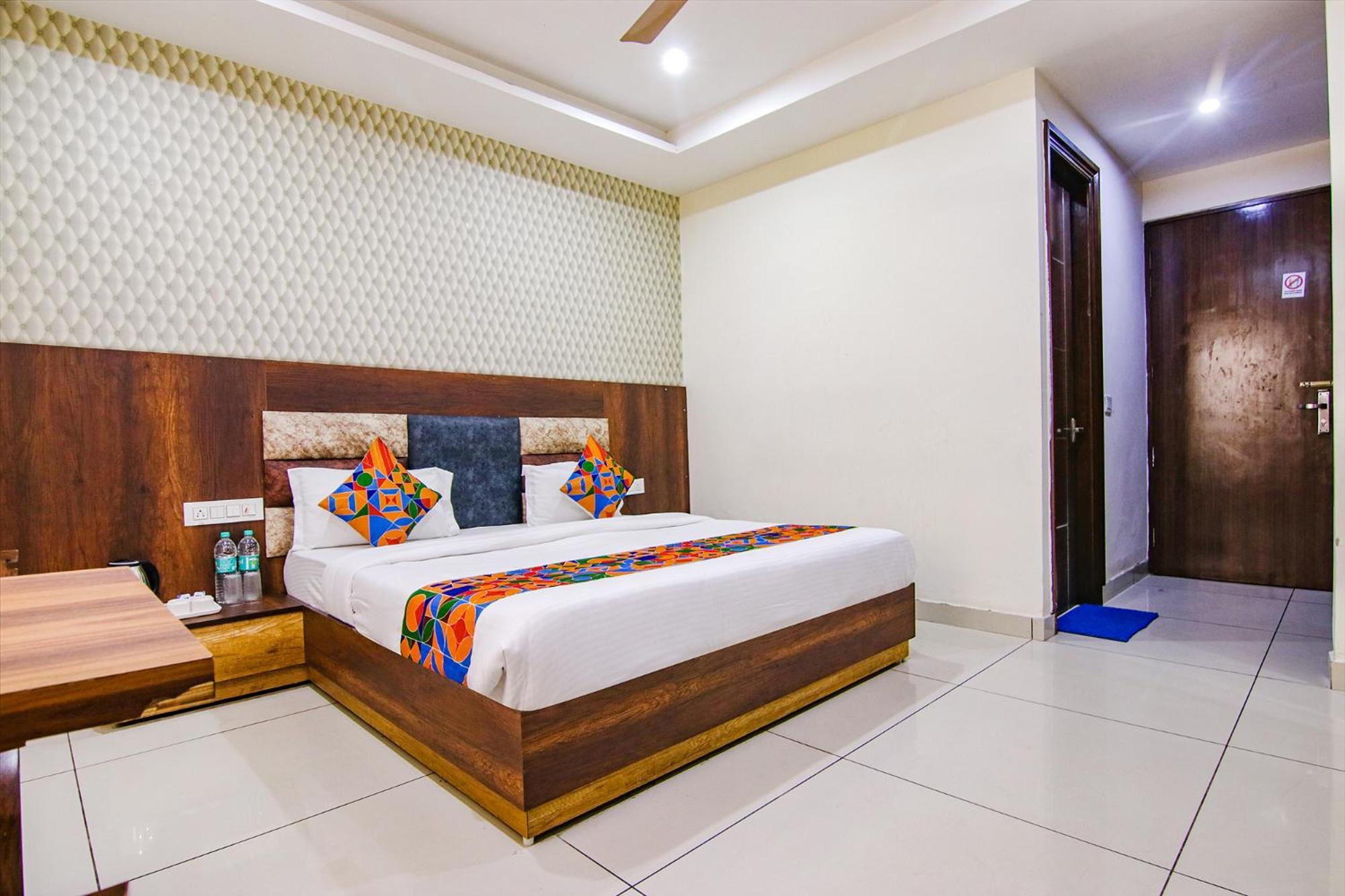Fabhotel Lime Wood Mohali エクステリア 写真