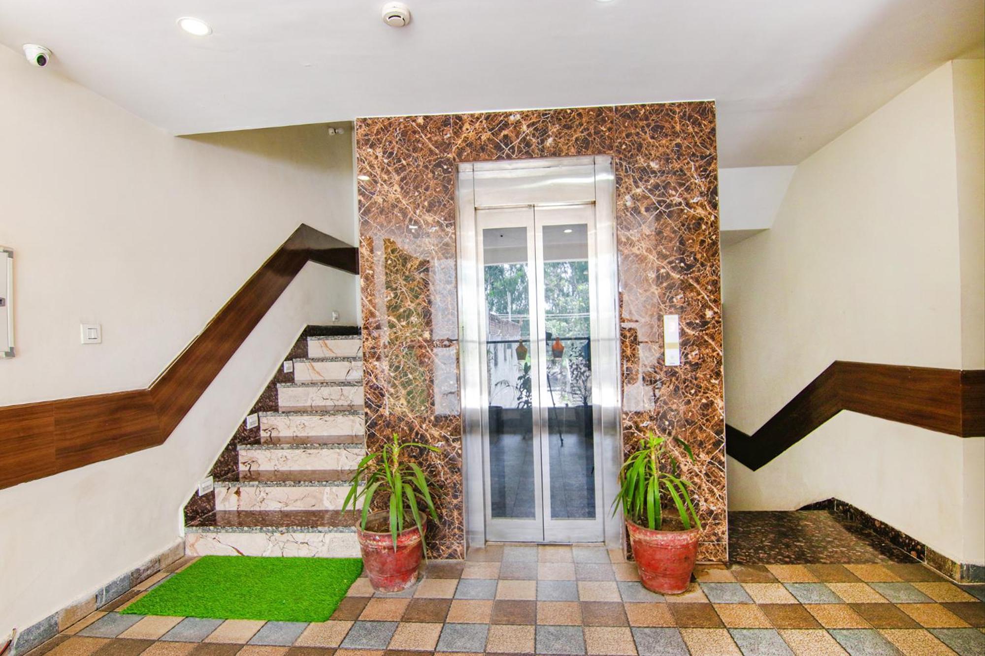 Fabhotel Lime Wood Mohali エクステリア 写真